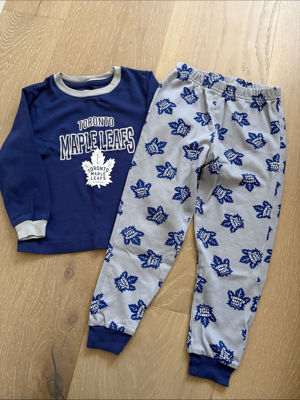 Toronto Maple Leafs Pajama Set